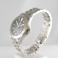 Omega · Seamaster Professional Diver — 4 / 8 Omega · Seamaster Professional Diver — 4 / 8