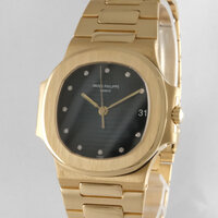 Patek Philippe · Nautilus — 2 / 10