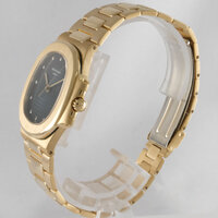 Patek Philippe · Nautilus — 6 / 10