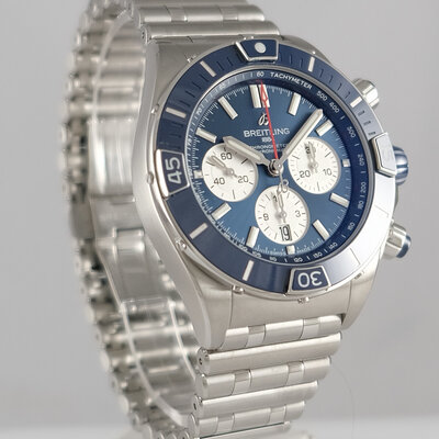 Breitling · Super Chronomat B01 44