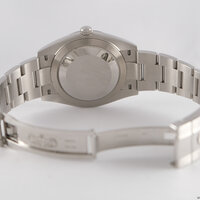 Rolex · Datejust 41 — 6 / 8 Rolex · Datejust 41 — 6 / 8