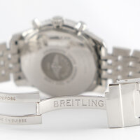 Breitling · Navitimer World — 7 / 9 Breitling · Navitimer World — 7 / 9