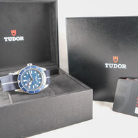 Tudor · Black Bay 58 — 3 / 8