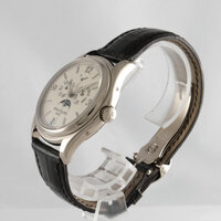 Patek Philippe · Jahreskalender — 6 / 9