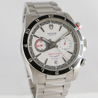 Tudor · Grandtour — 2 / 8 Tudor · Grandtour — 2 / 8