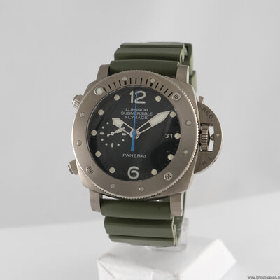 Panerai · Submersible 1950 3 Days Automatic